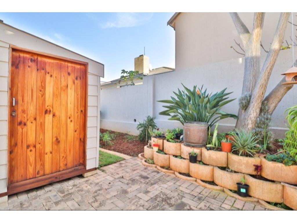 3 Bedroom House in Monte Christo, H... RL931572 Just Property